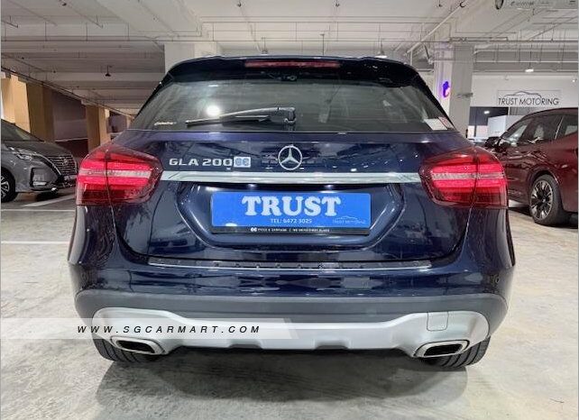 
								Mercedes-Benz GLA-Class GLA200 Urban Edition full									