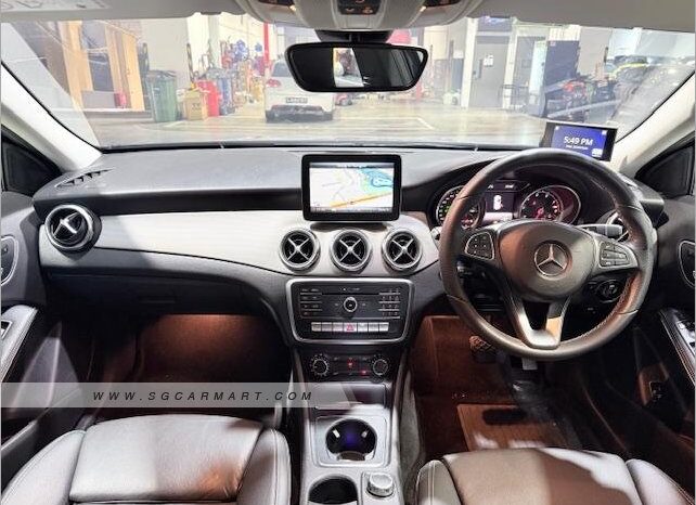 
								Mercedes-Benz GLA-Class GLA200 Urban Edition full									