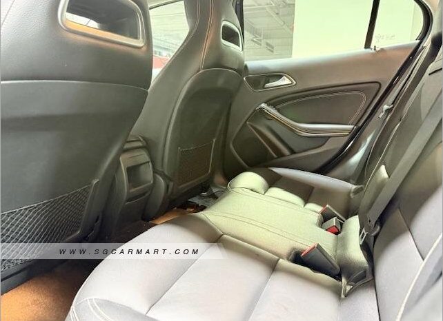 
								Mercedes-Benz GLA-Class GLA200 Urban Edition full									