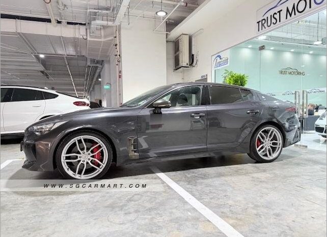 
								Kia Stinger 2.0A Sunroof full									