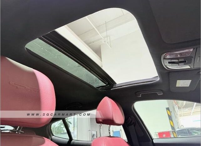 
								Kia Stinger 2.0A Sunroof full									