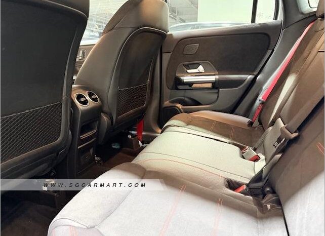
								Mercedes-Benz GLA-Class GLA35 AMG 4MATIC 2022 full									