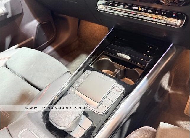 
								Mercedes-Benz GLA-Class GLA35 AMG 4MATIC 2022 full									